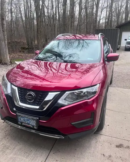 Nissan Rogue, red